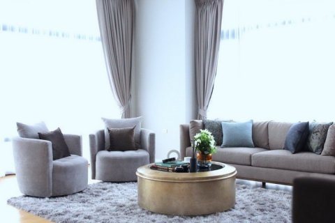 Ático de 3 dormitorios en Bangkok, Tailandia № 181032 - foto 2