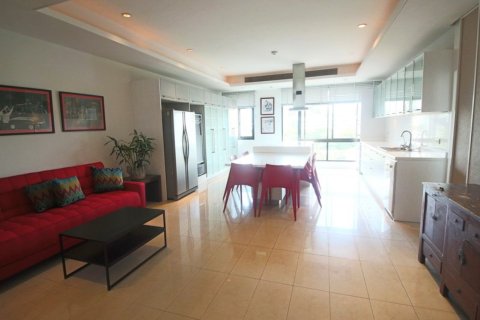Ático de 4 dormitorios en Bangkok, Tailandia № 181037 - foto 4