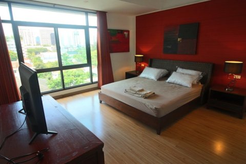 Ático de 4 dormitorios en Bangkok, Tailandia № 181037 - foto 20