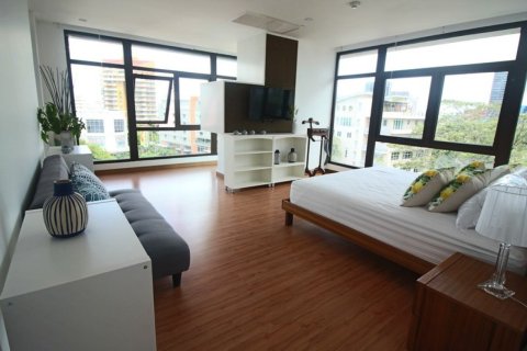 Ático de 4 dormitorios en Bangkok, Tailandia № 181037 - foto 10