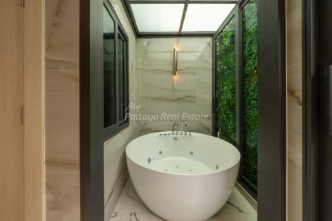 Casa de 8 dormitorios en Pattaya, Tailandia № 209766 - foto 13