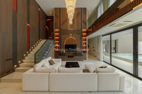 Casa de 8 dormitorios en Pattaya, Tailandia № 209766 - foto 7