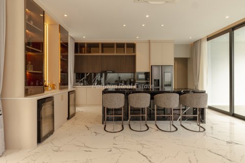 Casa de 8 dormitorios en Pattaya, Tailandia № 209766 - foto 11