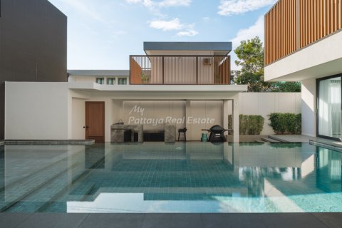 Casa de 8 dormitorios en Pattaya, Tailandia № 209766 - foto 2