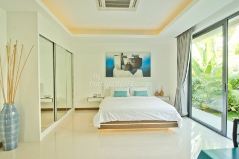 House in Bang Lamung, Thailand 4 bedrooms № 32545 - photo 17