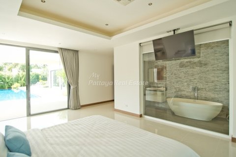 House in Bang Lamung, Thailand 4 bedrooms № 32545 - photo 12