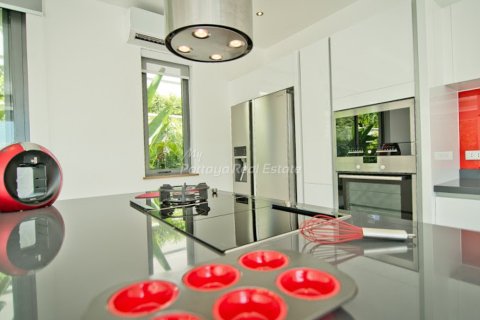 House in Bang Lamung, Thailand 4 bedrooms № 32545 - photo 7