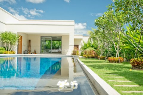 House in Bang Lamung, Thailand 4 bedrooms № 32545 - photo 3