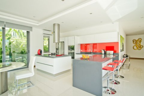 House in Bang Lamung, Thailand 4 bedrooms № 32545 - photo 5