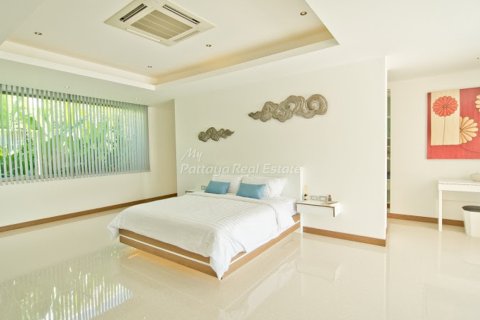 House in Bang Lamung, Thailand 4 bedrooms № 32545 - photo 13