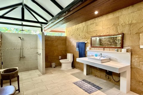 Casa de 4 dormitorios en Bang Sare, Tailandia № 156778 - foto 27