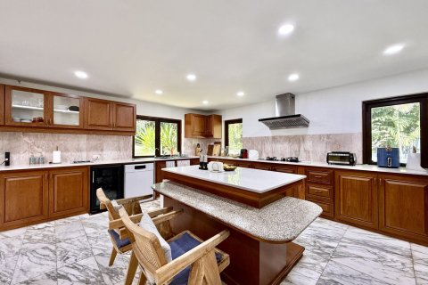 Casa de 4 dormitorios en Bang Sare, Tailandia № 156778 - foto 10