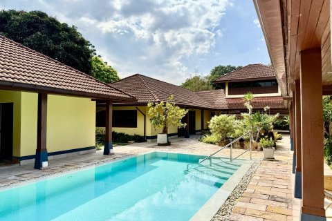 Casa de 4 dormitorios en Bang Sare, Tailandia № 156778 - foto 4