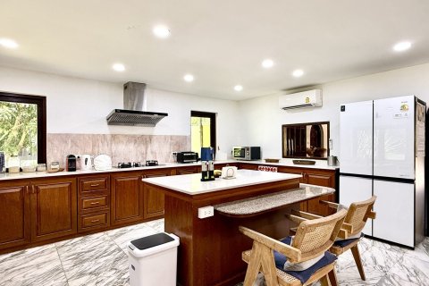 Casa de 4 dormitorios en Bang Sare, Tailandia № 156778 - foto 9