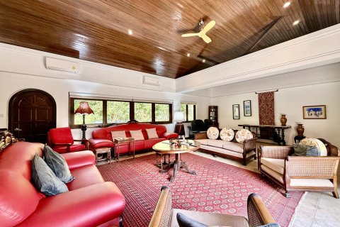 Casa de 4 dormitorios en Bang Sare, Tailandia № 156778 - foto 5