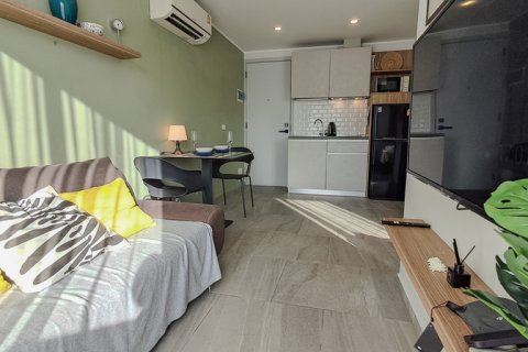 Apartamento de 2 habitaciones en Pattaya, Tailandia № 205821 - foto 7