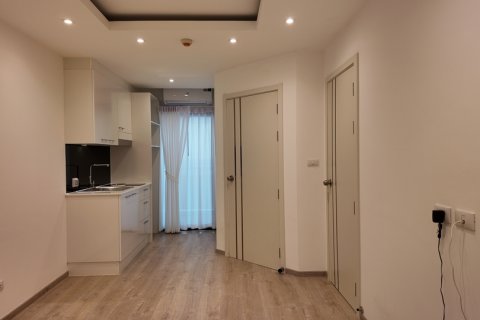 Apartamento de 2 habitaciones en Pattaya, Tailandia № 205823 - foto 2