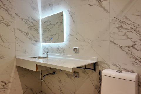 Apartamento de 2 habitaciones en Pattaya, Tailandia № 205823 - foto 10