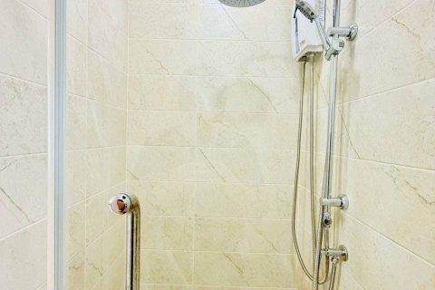 Apartamento de 2 habitaciones en Pattaya, Tailandia № 205824 - foto 10