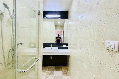 Apartamento de 2 habitaciones en Pattaya, Tailandia № 205824 - foto 12