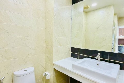 Apartamento de 2 habitaciones en Pattaya, Tailandia № 205824 - foto 11
