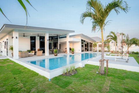 Casa de 4 dormitorios en Hua Hin, Tailandia № 168120 - foto 3