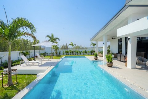 Casa de 4 dormitorios en Hua Hin, Tailandia № 168120 - foto 4