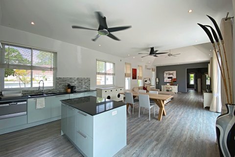 Chalet de 3 dormitorios en Hua Hin, Tailandia № 168356 - foto 20