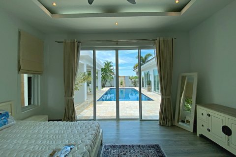 Chalet de 3 dormitorios en Hua Hin, Tailandia № 168356 - foto 23