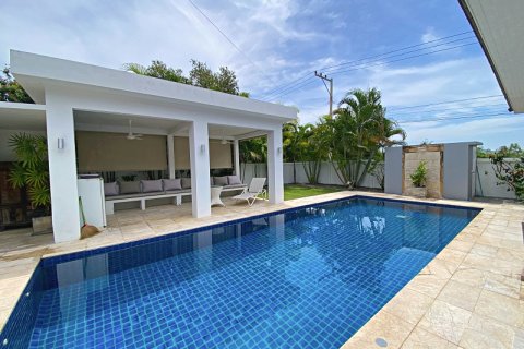 Chalet de 3 dormitorios en Hua Hin, Tailandia № 168356 - foto 8