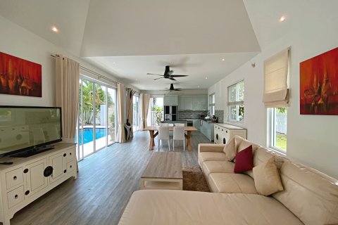 Chalet de 3 dormitorios en Hua Hin, Tailandia № 168356 - foto 15