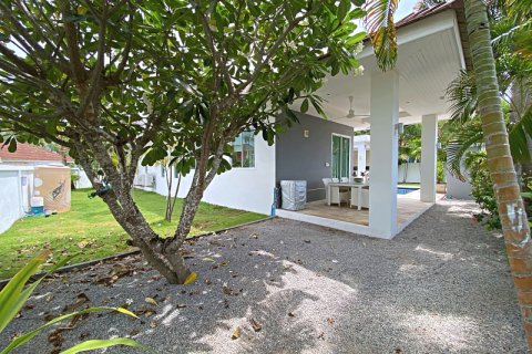 Chalet de 3 dormitorios en Hua Hin, Tailandia № 168356 - foto 11