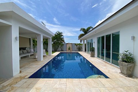 Chalet de 3 dormitorios en Hua Hin, Tailandia № 168356 - foto 5