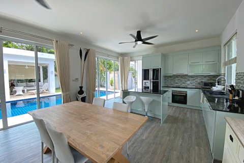 Chalet de 3 dormitorios en Hua Hin, Tailandia № 168356 - foto 19
