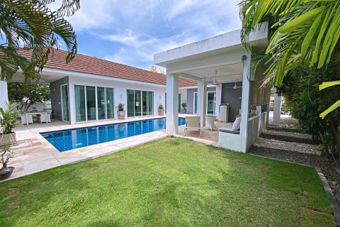 Chalet de 3 dormitorios en Hua Hin, Tailandia № 168356 - foto 3
