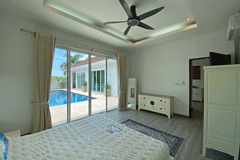Chalet de 3 dormitorios en Hua Hin, Tailandia № 168356 - foto 24