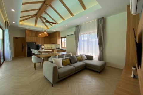 Chalet de 4 dormitorios en Hua Hin, Tailandia № 168386 - foto 12