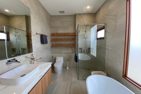 Chalet de 4 dormitorios en Hua Hin, Tailandia № 168386 - foto 20