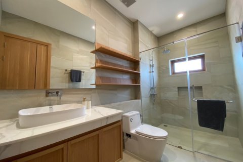 Chalet de 4 dormitorios en Hua Hin, Tailandia № 168386 - foto 24
