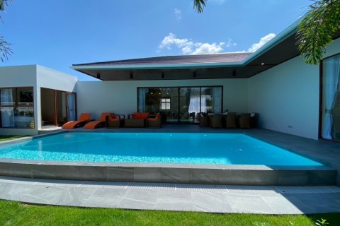 Chalet de 4 dormitorios en Hua Hin, Tailandia № 168386 - foto 2