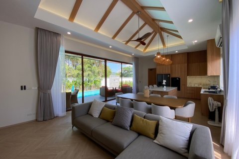 Chalet de 4 dormitorios en Hua Hin, Tailandia № 168386 - foto 11