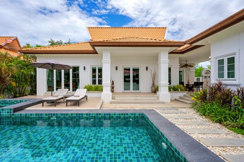 Chalet de 2 dormitorios en Hua Hin, Tailandia № 168388 - foto 4
