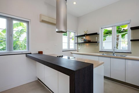 Chalet de 2 dormitorios en Hua Hin, Tailandia № 168388 - foto 9