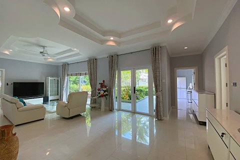 Chalet de 4 dormitorios en Hua Hin, Tailandia № 168387 - foto 20