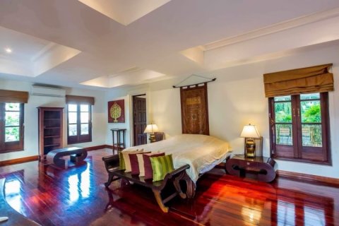 Chalet de 5 dormitorios en Hua Hin, Tailandia № 168354 - foto 7