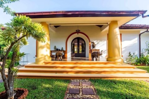 Chalet de 5 dormitorios en Hua Hin, Tailandia № 168354 - foto 17
