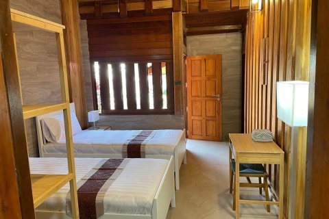 Chalet de 4 dormitorios en Ko Samui, Tailandia № 163537 - foto 27
