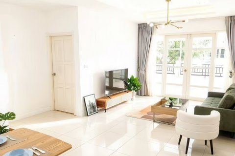 Casa de 3 dormitorios en Pattaya, Tailandia № 170368 - foto 3