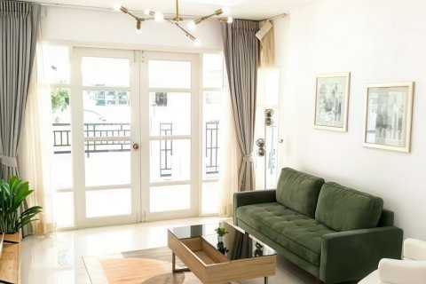 Casa de 3 dormitorios en Pattaya, Tailandia № 170368 - foto 4