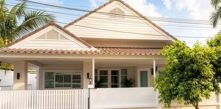 Casa de 3 dormitorios en Pattaya, Tailandia № 170368